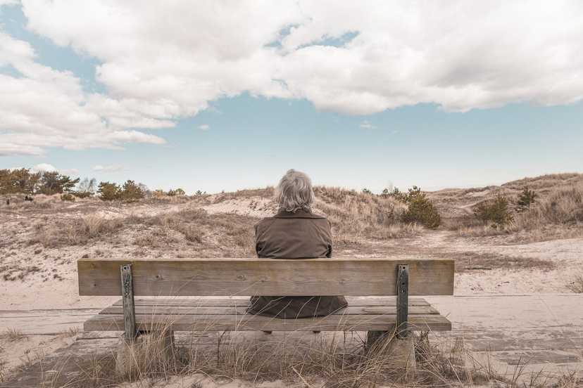 Retirement Roundup: Women outlive men yet retire earlier