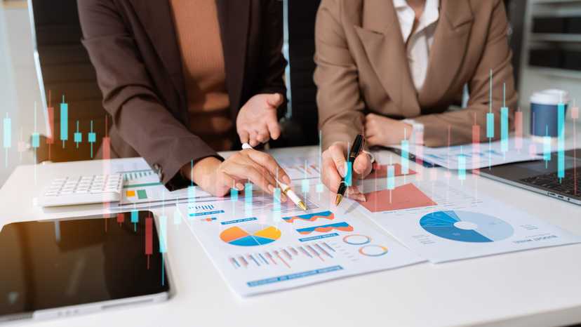 The Value of a Long-Term Strategy in Uncertain Markets